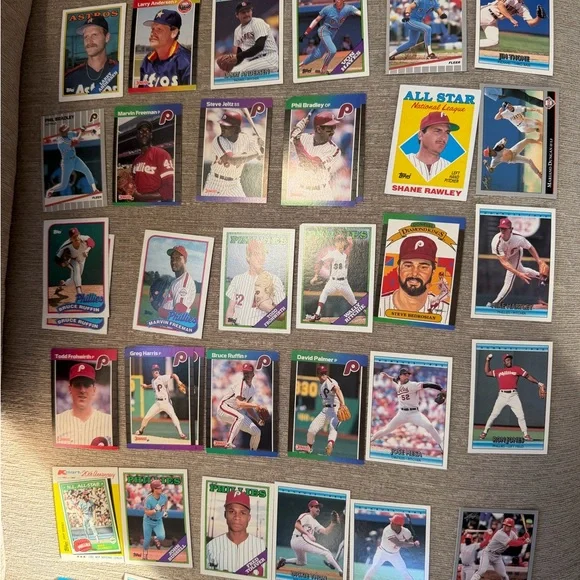 Lot 100+  Philadelphia Phillies Baseball Cards Schmidt Howard Thome Dykstra - Picture 2 of 11